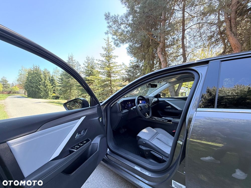 Opel Astra 1.2 T Elegance S&S - 12