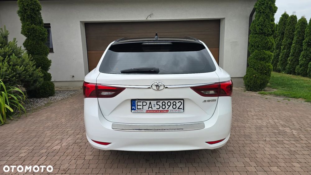 Toyota Avensis - 8
