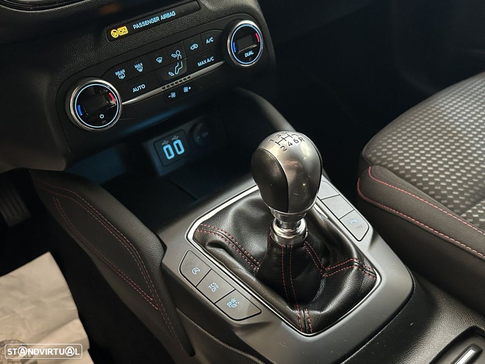 Ford Focus 1.0 EcoBoost MHEV ST-Line - 18