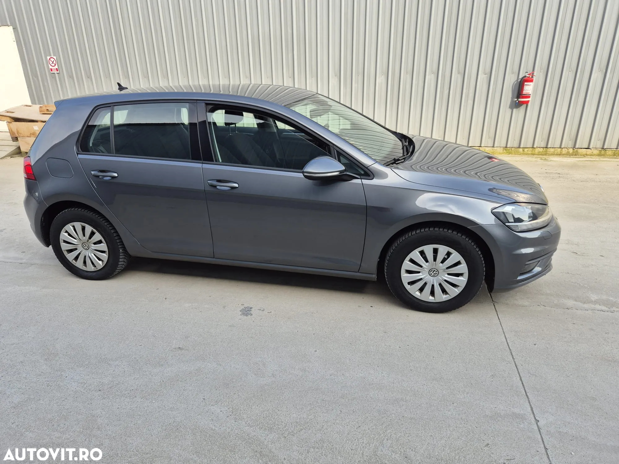 Volkswagen Golf - 5