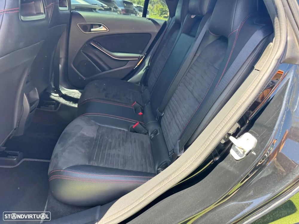 Mercedes-Benz CLA 180 d Shooting Brake AMG Line - 28