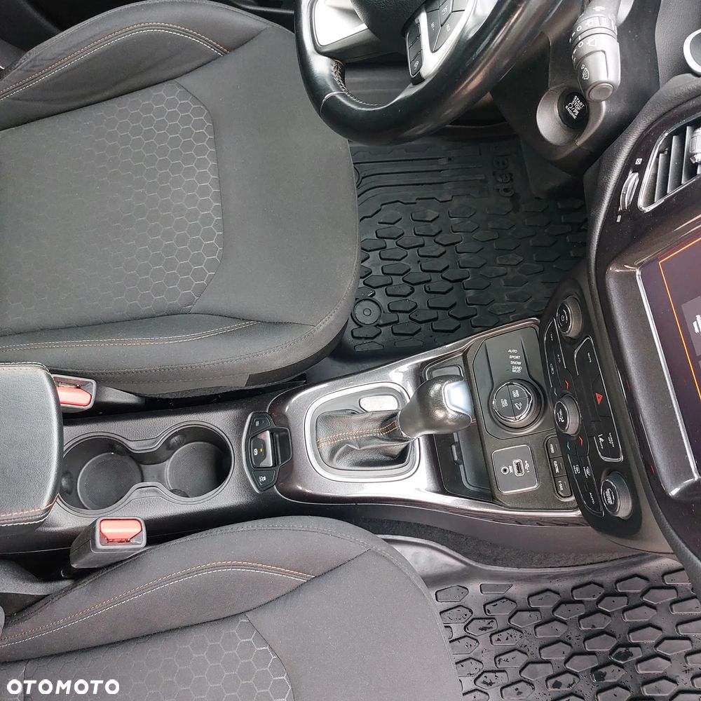 Jeep Compass - 22