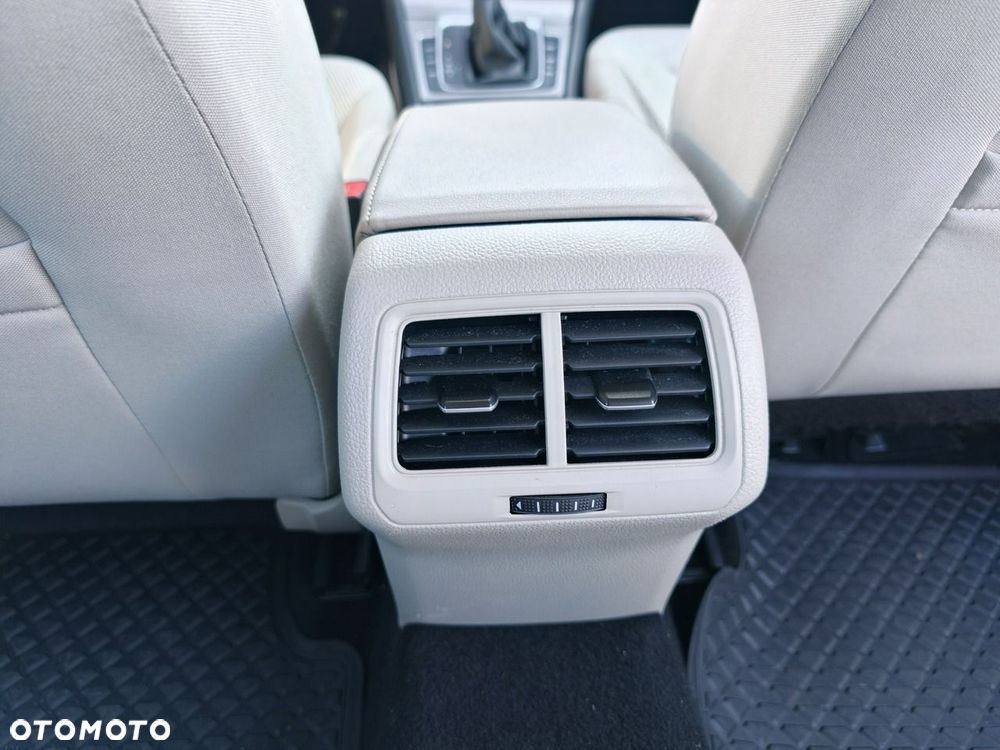 Volkswagen Golf - 17