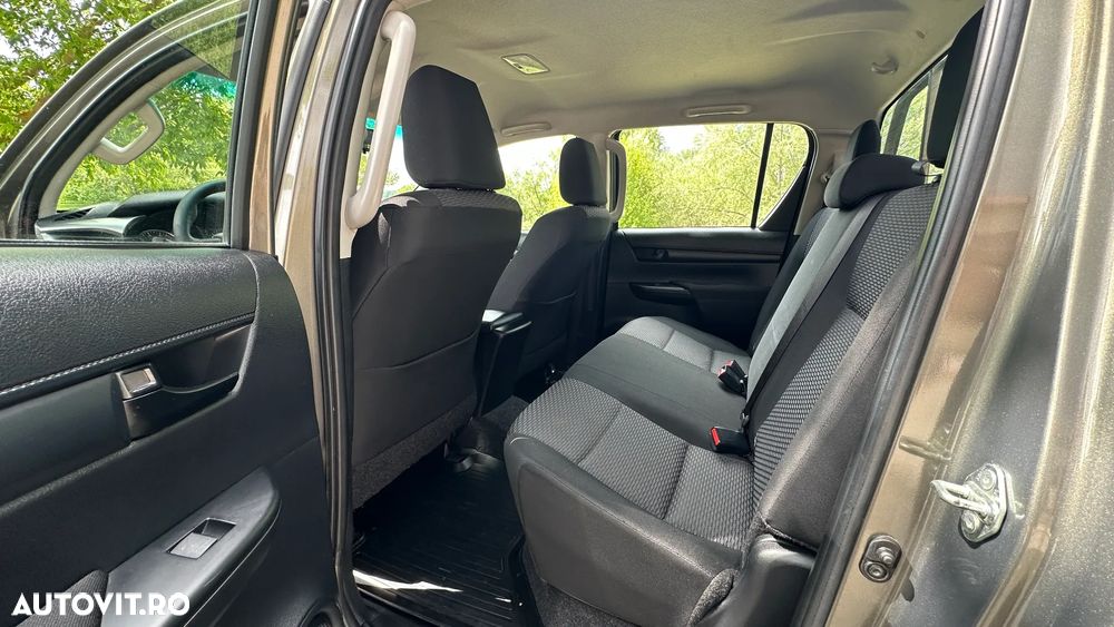 Toyota Hilux 2.4D 150CP 4x4 Double Cab 6MT Style - 13