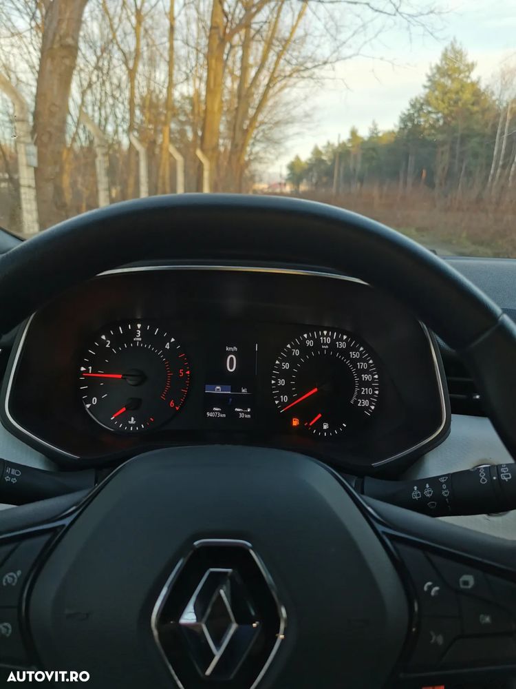 Renault Clio BLUE dCi 85 EXPERIENCE - 8