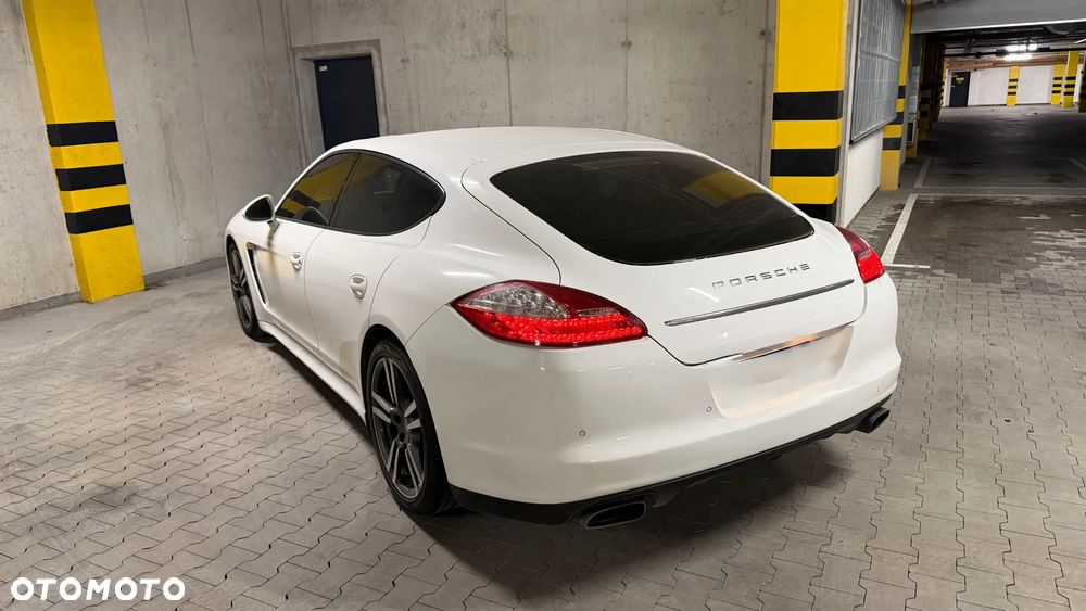 Porsche Panamera 4 PDK Platinum Edition - 5
