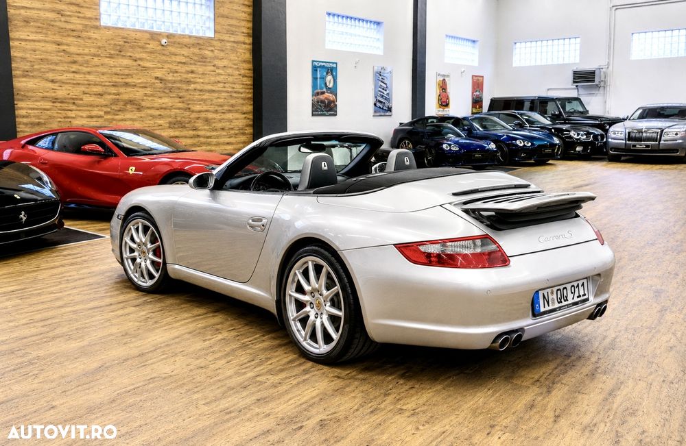 Porsche 911 Carrera - 13