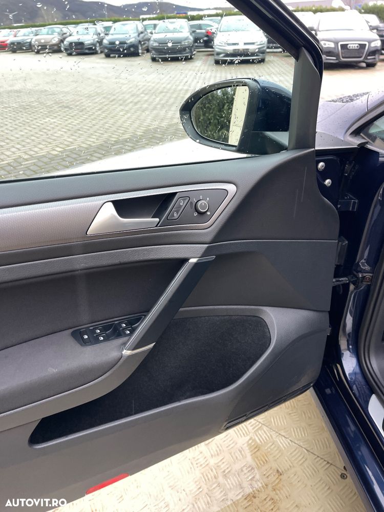 Volkswagen Golf 1.2 TSI BMT Comfortline - 30