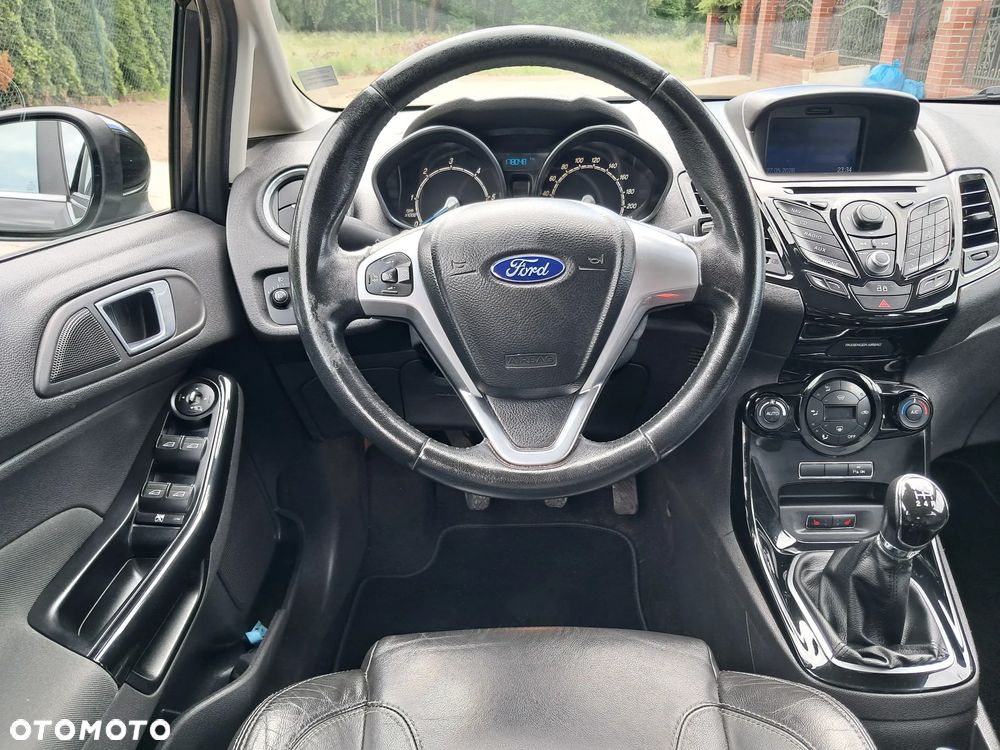 Ford Fiesta 1.6 TDCi DPF Titanium - 15