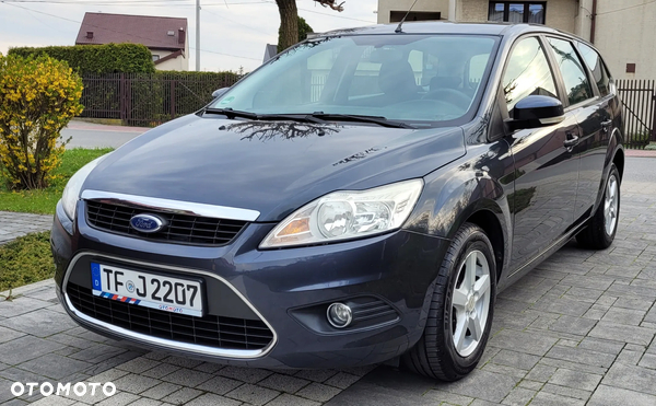 Ford Focus Turnier 1.6 16V Silver Magic