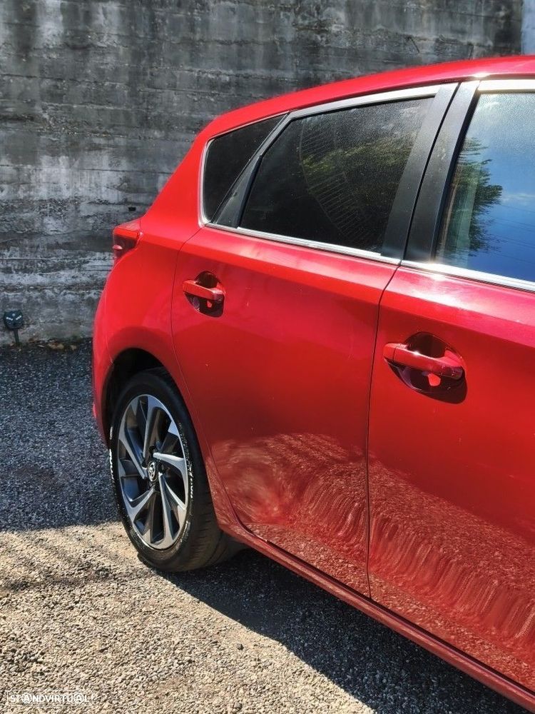 Toyota Auris 1.2T Exclusive - 36