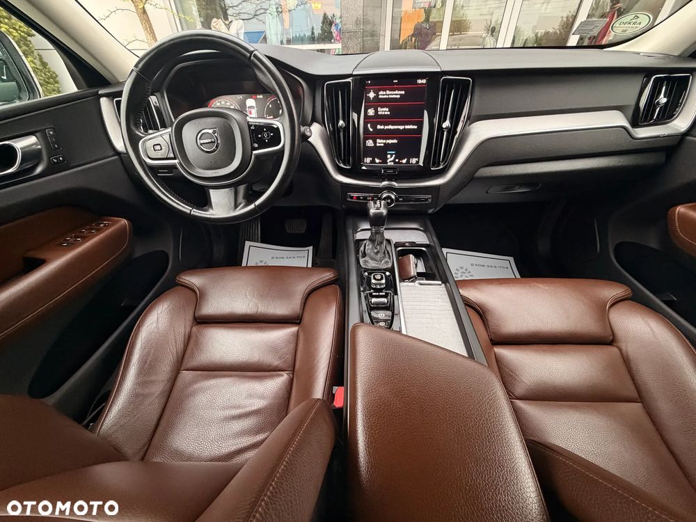 Volvo XC 60 D4 AWD Geartronic RDesign - 9