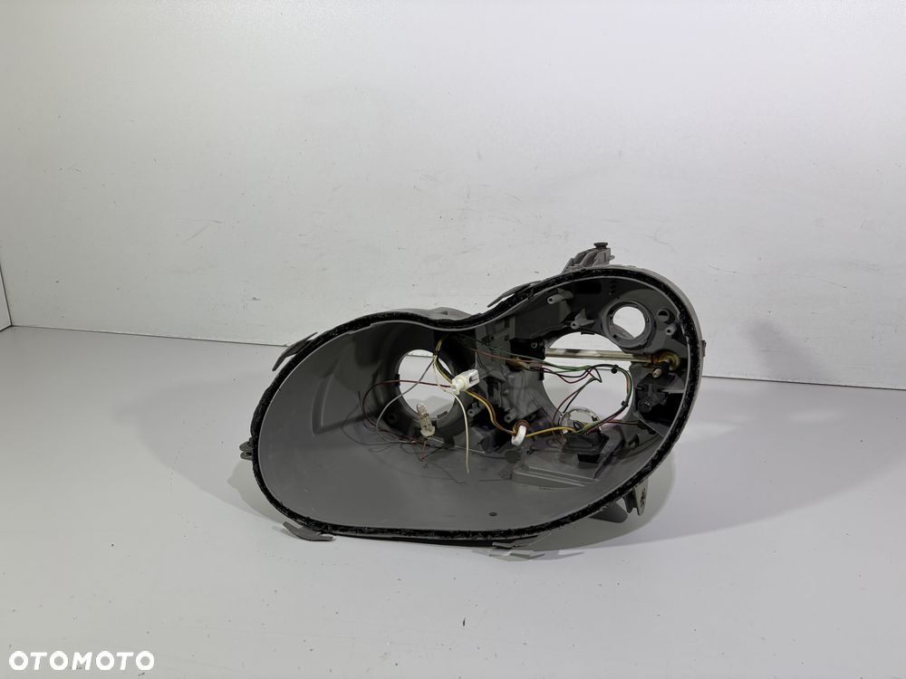 Obudowa lampy przedniej lewej mercedes clk w209 - 2