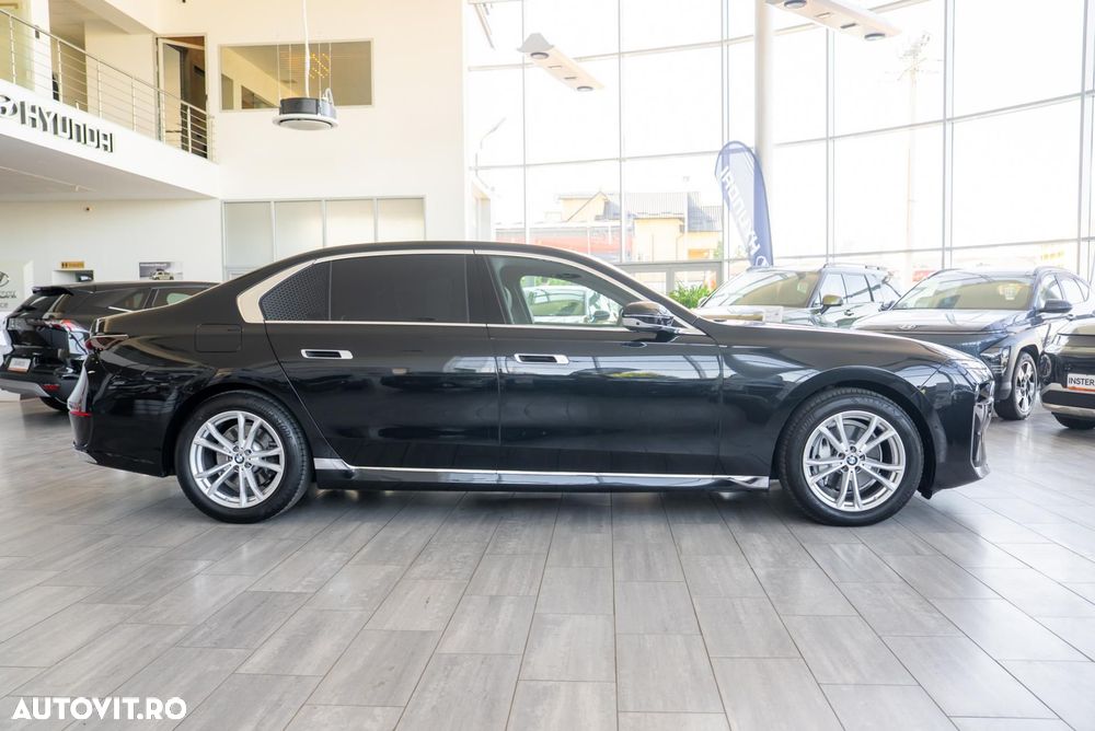 BMW Seria 7 740d xDrive MHEV - 13