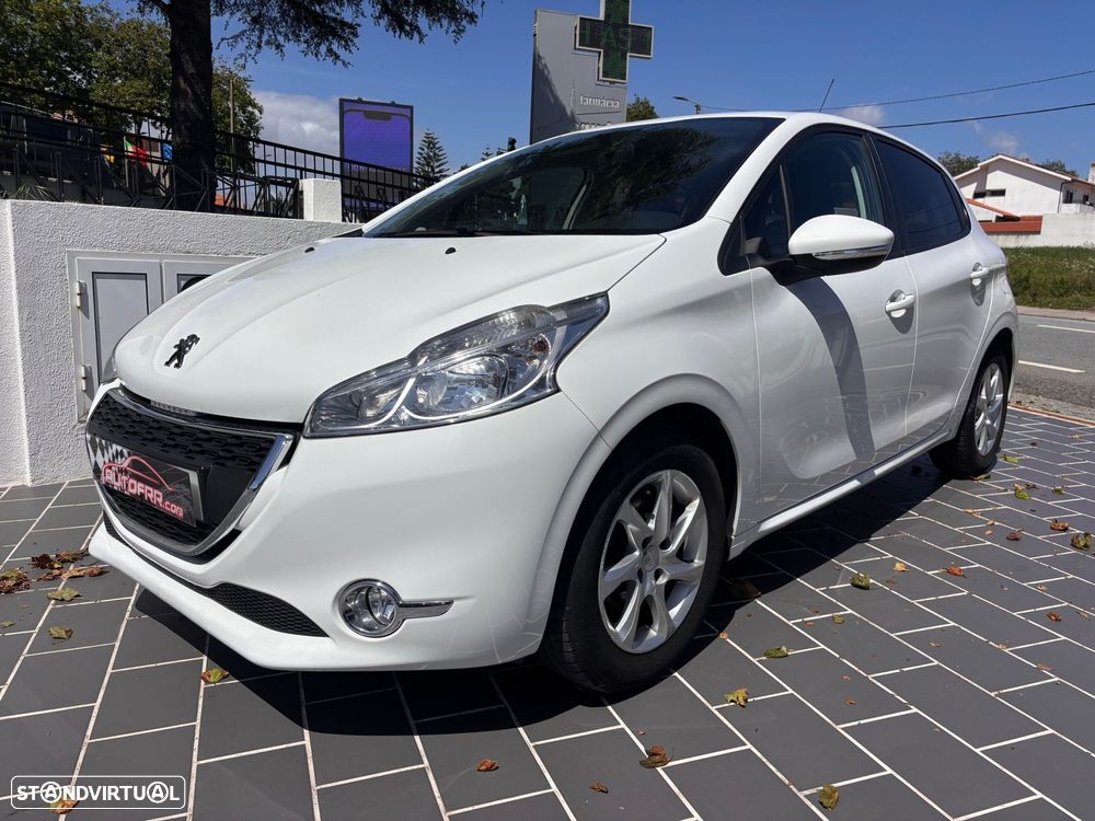 Peugeot 208 1.4 HDi Allure - 25