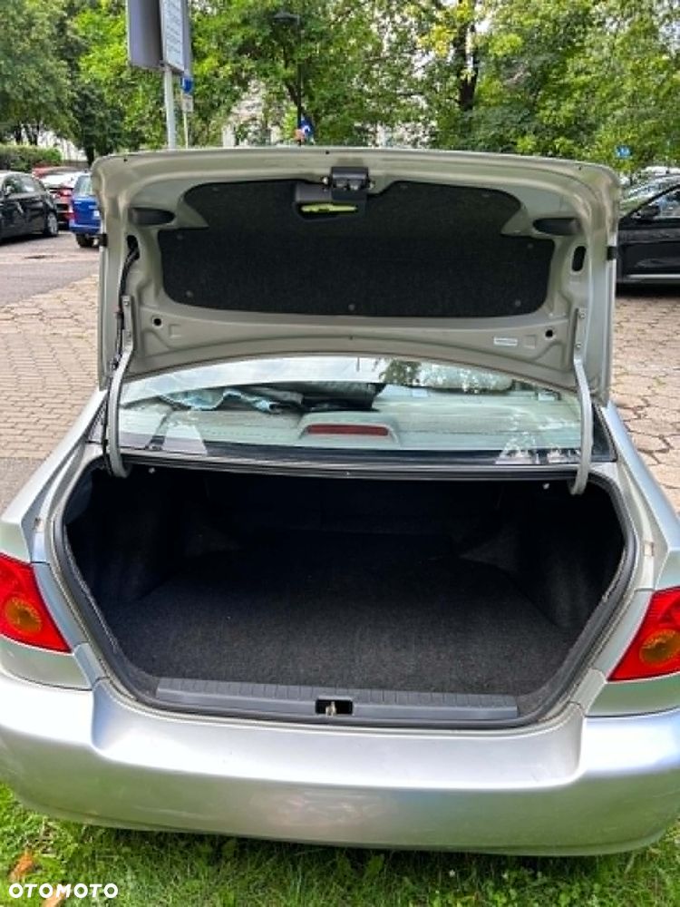 Toyota Corolla - 10