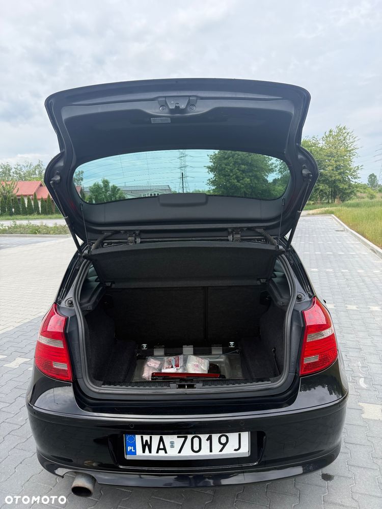 BMW Seria 1 116i - 24