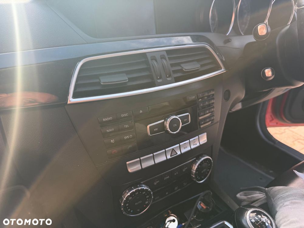 Mercedes-Benz Klasa C 180 (BlueEFFICIENCY) - 14
