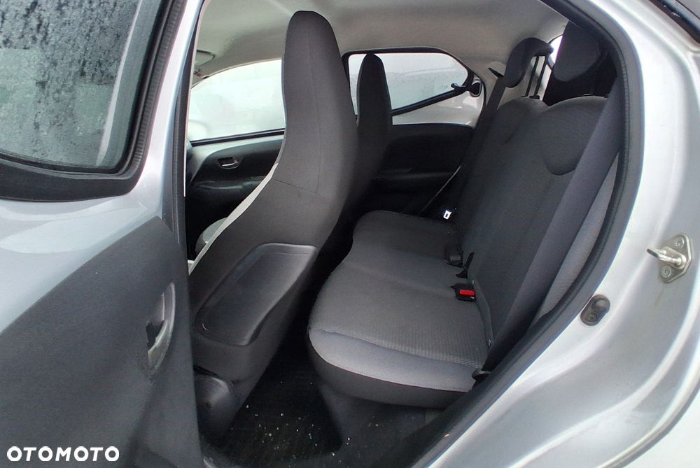Toyota Aygo 1.0 VVT-i Color Edition - 12