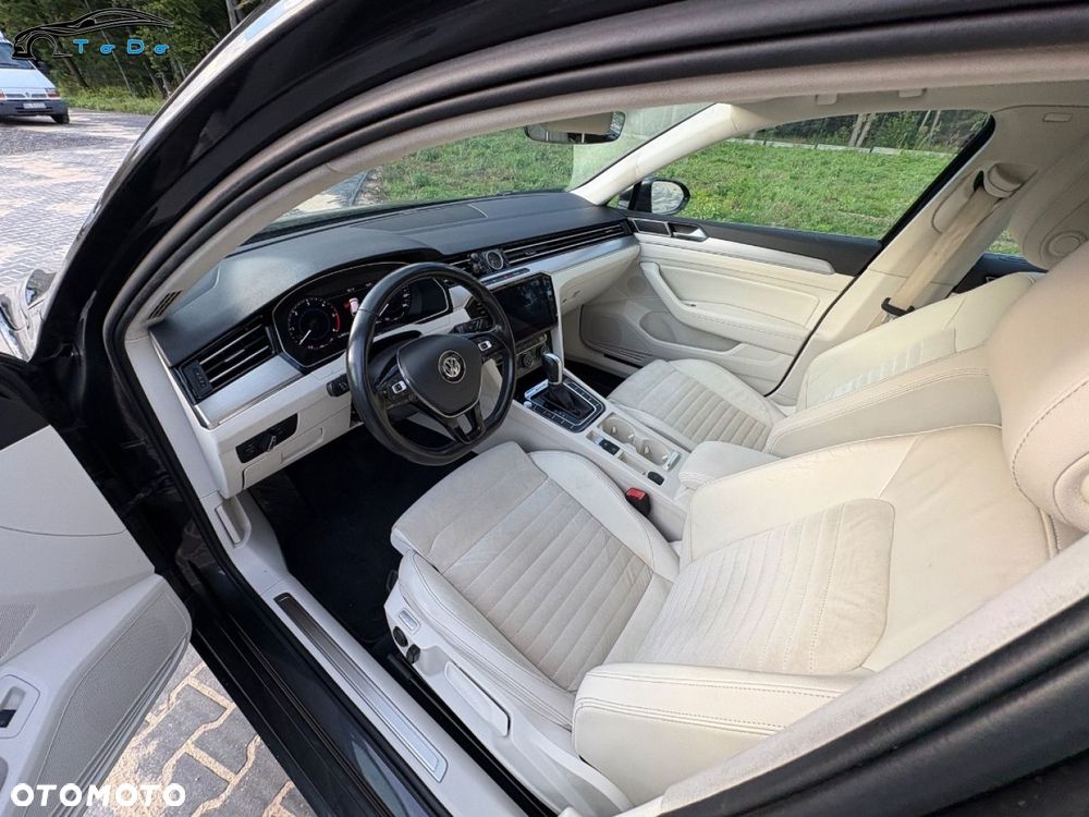 Volkswagen Passat Variant 2.0 TDI SCR 4Motion DSG Highline - 18