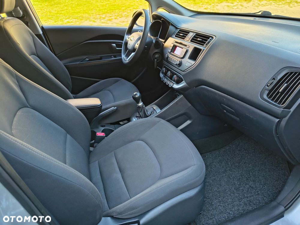 Kia Rio 1.2 Dream Team Edition - 16