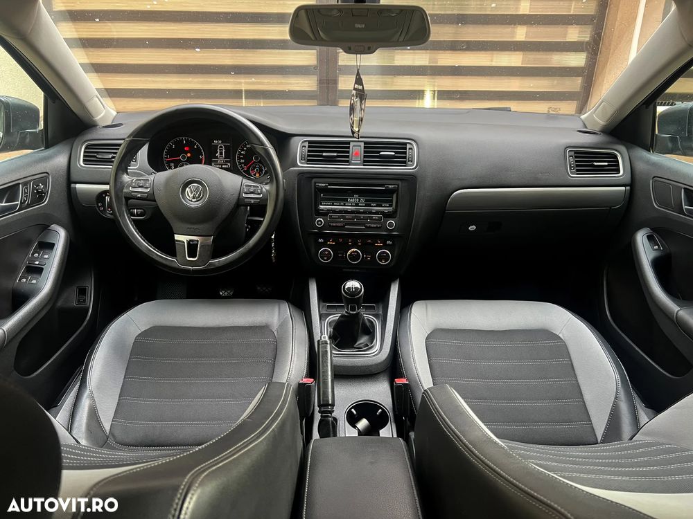 Volkswagen Jetta 1.6 TDI CR DPF Highline - 25