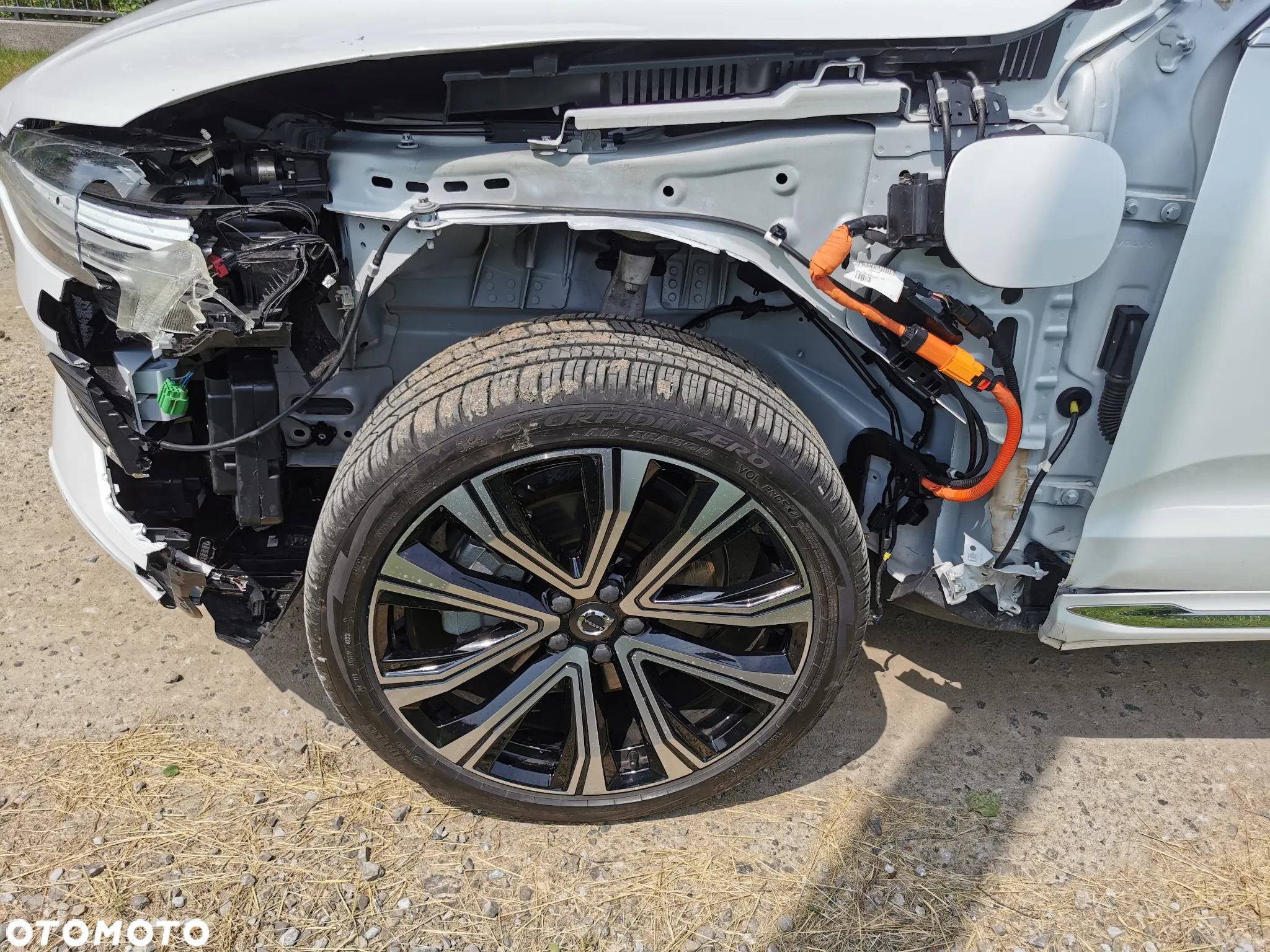 Volvo XC 60 T8 AWD Recharge Ultimate Dark - 28