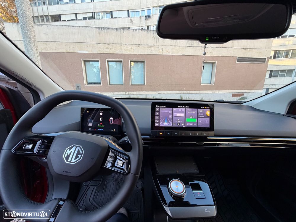 MG MG4 64 kWh Luxury - 6