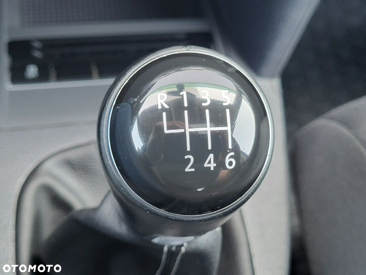 Volkswagen Touran - 31