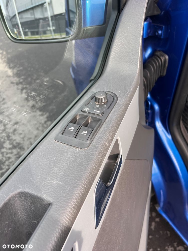 Volkswagen Multivan - 15