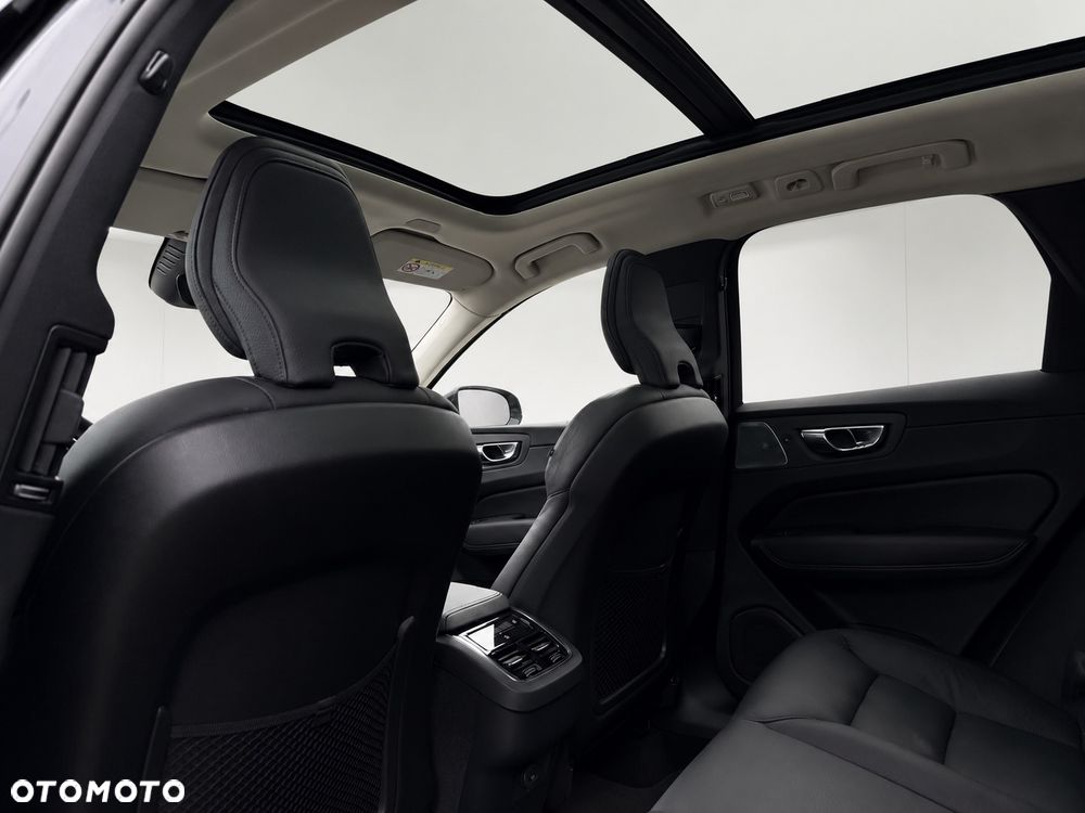 Volvo XC 60 B5 B AWD Ultimate Dark - 13