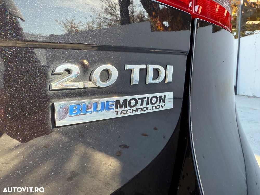 Volkswagen Passat Variant 2.0 Blue TDI DPF DSG Highline - 14