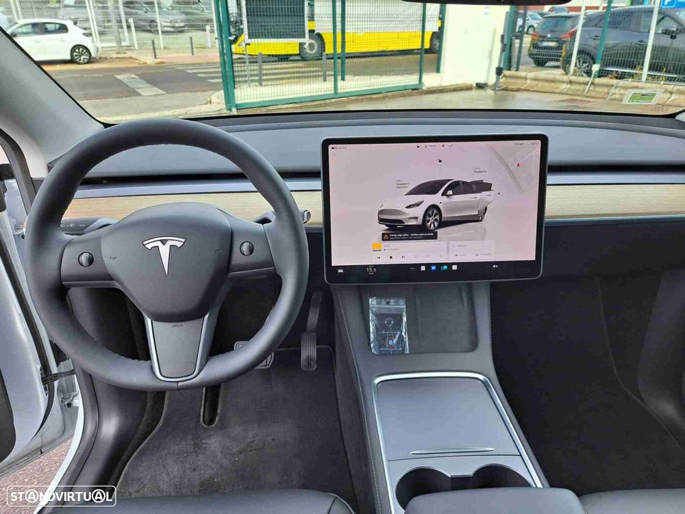 Tesla Model Y RWD - 11