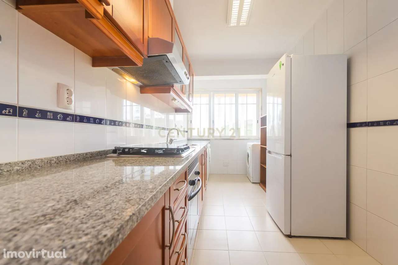 Excelente apartamento T2 com parqueamento em Rio de Mouro - Grande imagem: 3/40