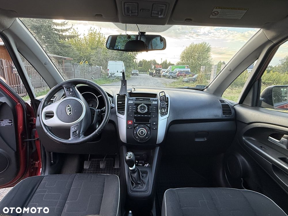 Kia Venga - 8
