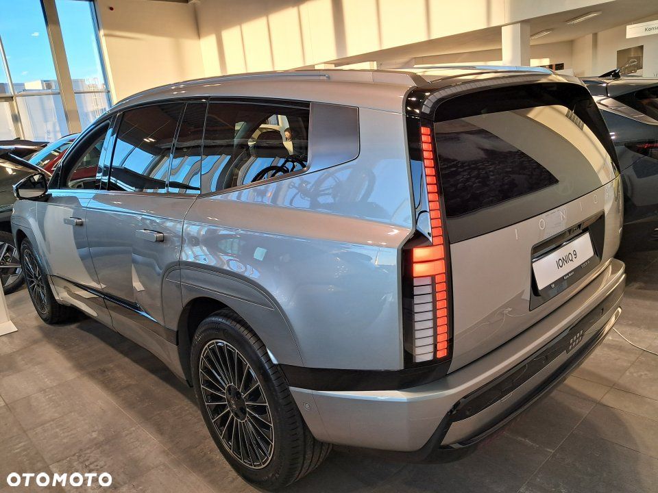 Hyundai IONIQ - 4