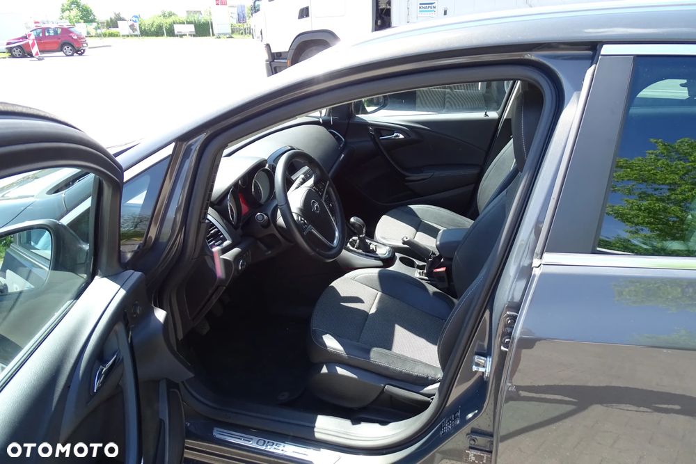 Opel Astra 1.4 T Cosmo S&S - 9