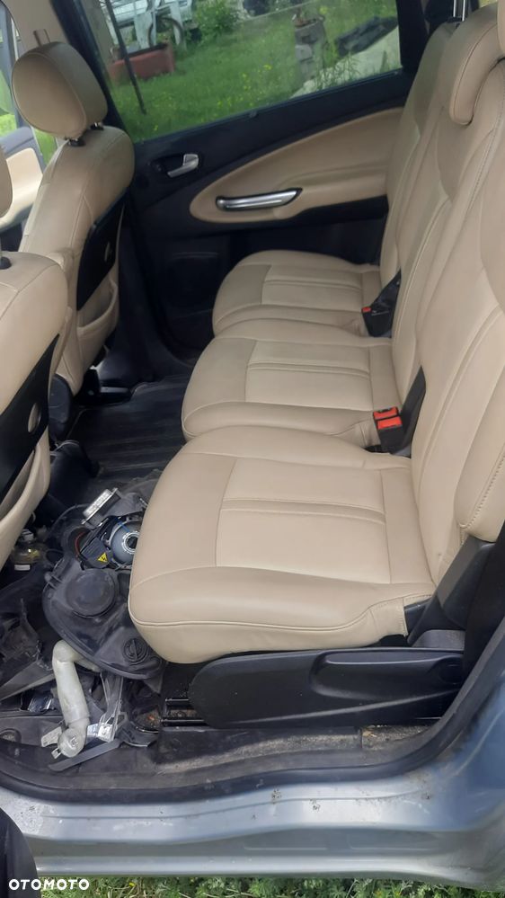 Ford Galaxy 2.2 TDCi Platinium X (Ghia) - 6