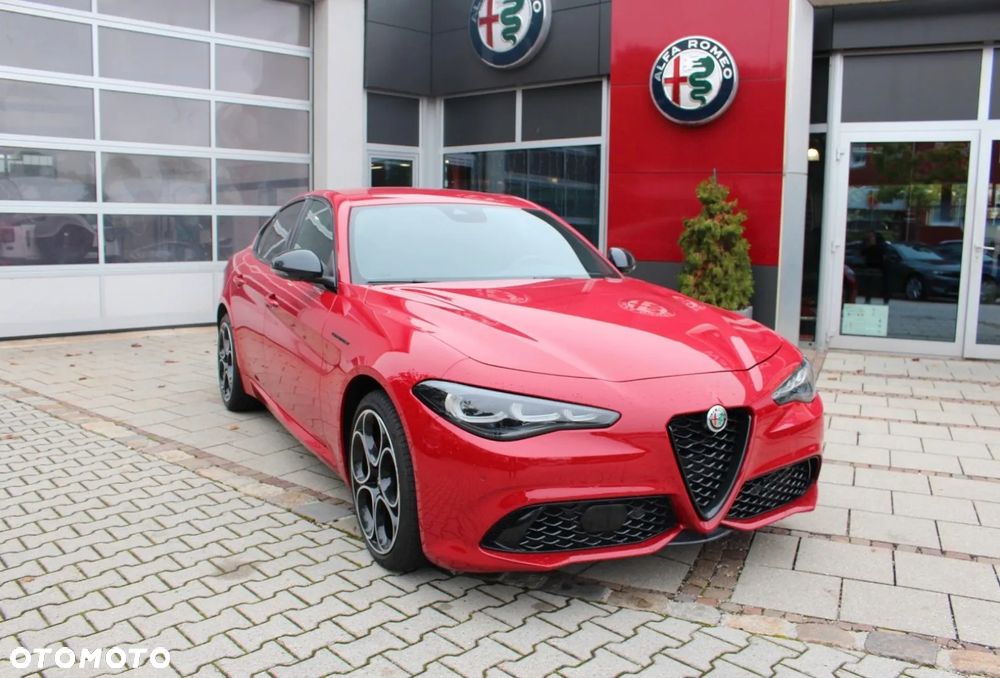 Alfa Romeo Giulia 2.0 Turbo 16V AT8-Q4 Competizione - 2