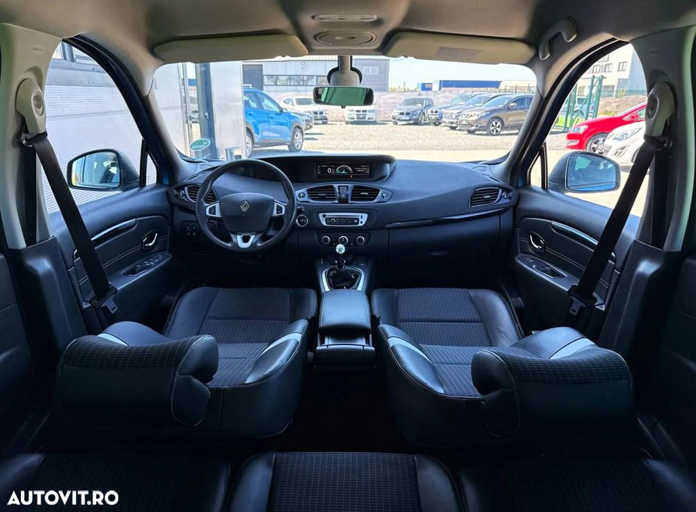 Renault Grand Scenic 1.6 dCi Stop&Start Energy Privilege - 23