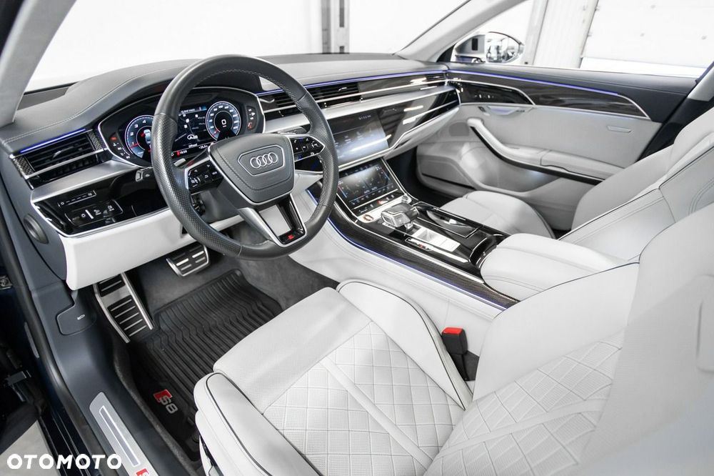 Audi S8 - 16