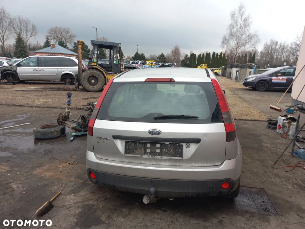 Ford Fiesta MK6 5D1.3 benzyna 03r wszystkie części - 3
