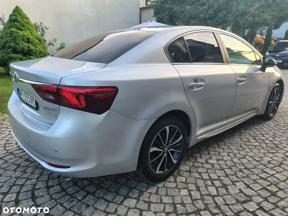 Toyota Avensis 2.0 D-4D Premium - 4