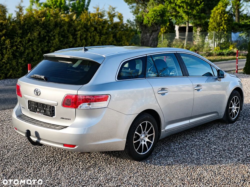 Toyota Avensis 1.8 Sol plus NAVI - 6