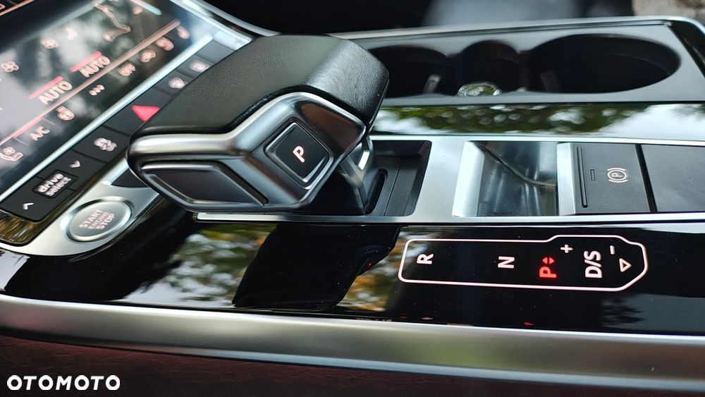 Audi Q8 55 TFSI mHEV Quattro Tiptronic - 38