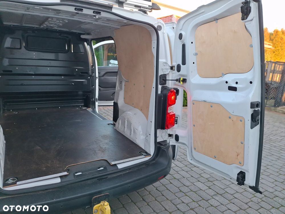 Peugeot Expert  2023r  1.5 HDI  120 KM  Salon PL - 29