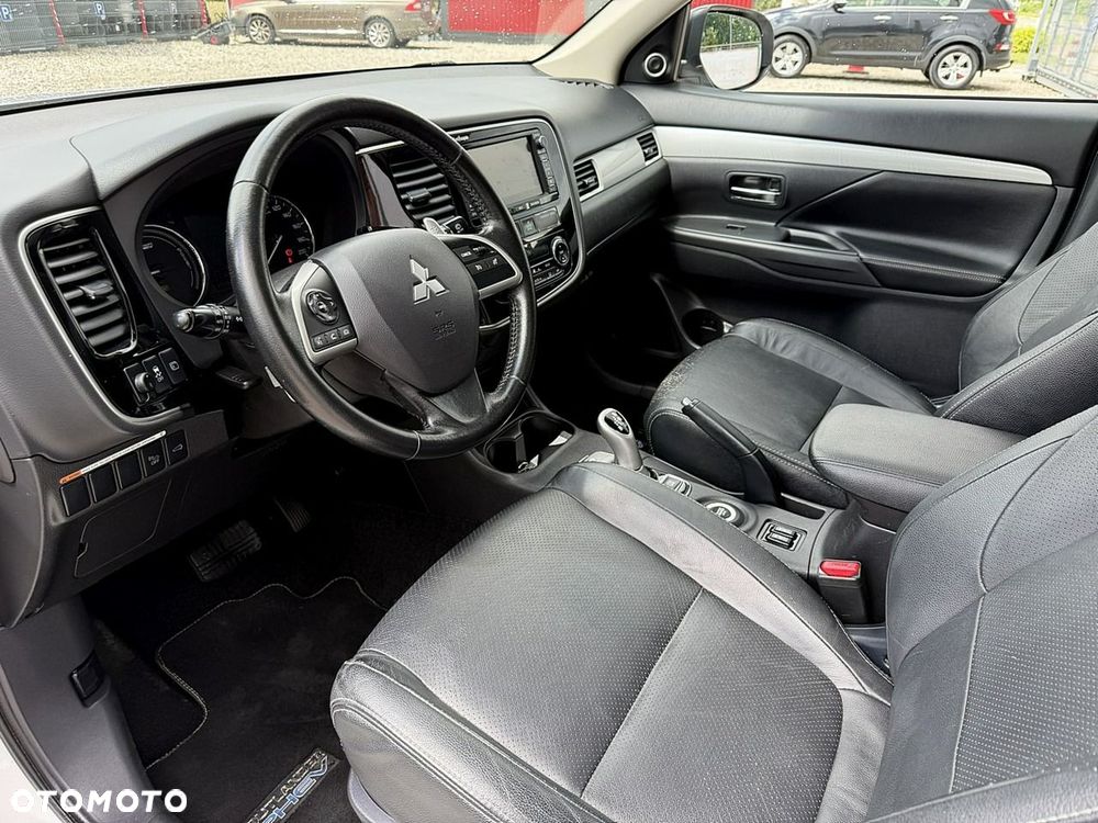 Mitsubishi Outlander - 9