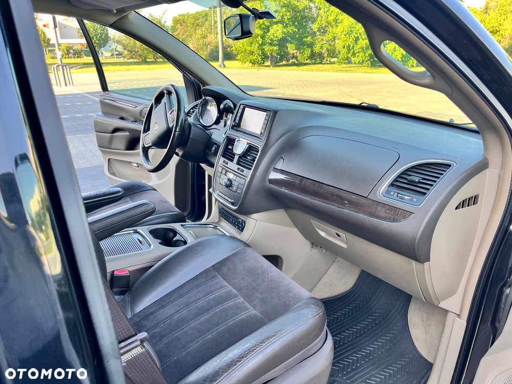 Lancia Voyager 3.6 Platinum - 10