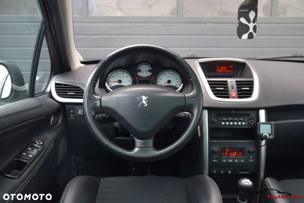 Peugeot 207 - 28