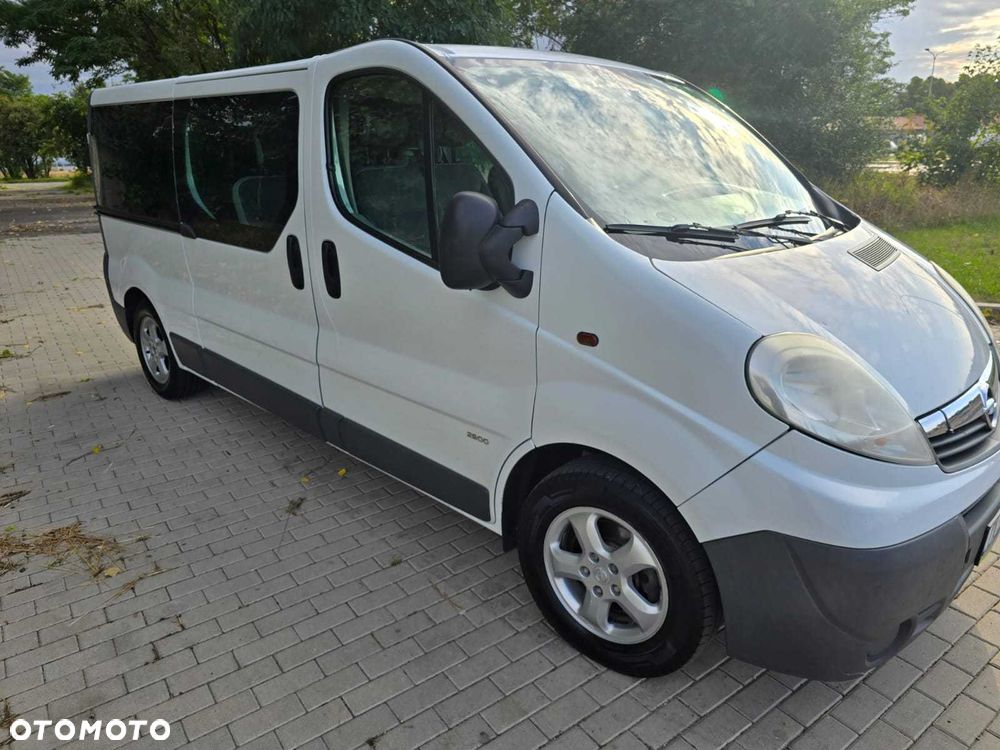 Opel Vivaro - 1